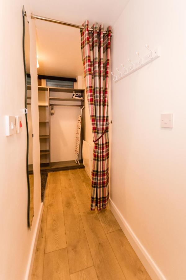 1 Bedroom Newton Apartment L Free Parking L Wigan Royal Infirmary L Haigh Hall L Central Location Exterior foto